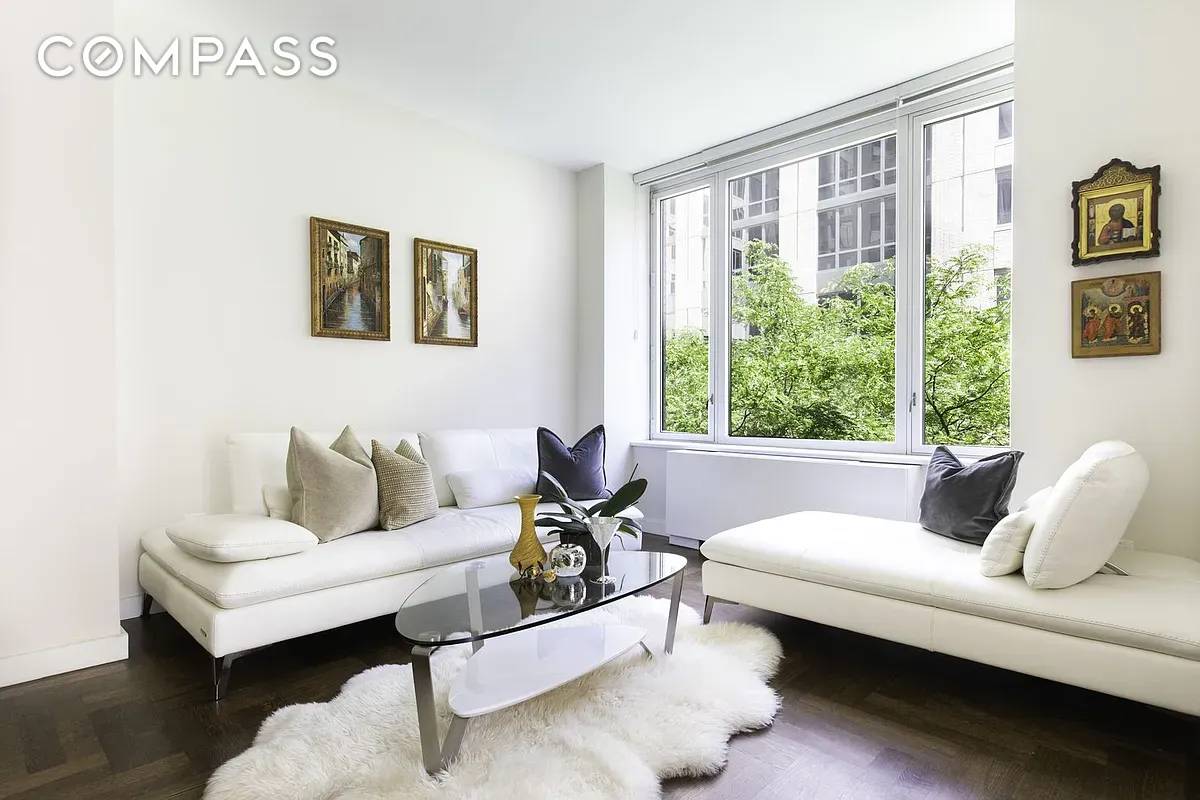 Exquisite Loft Style Corner Residence with an Unparalleled Renovation in the Top Building on Riverside Boulevard Indulge in the epitome of refined living within this meticulously reimagined loft style residence, ...