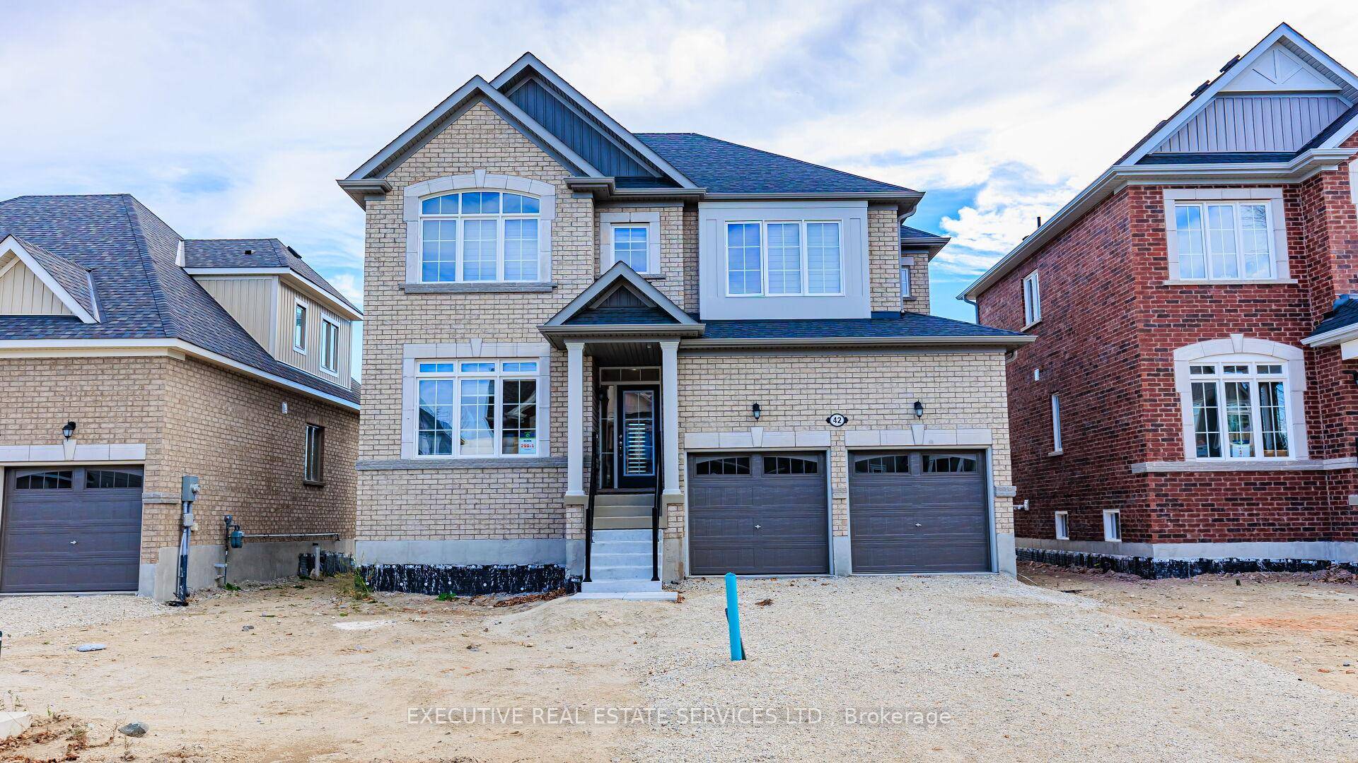 Spectacular 2022 Build Beautiful Detached Home at the south end of Collingwood.