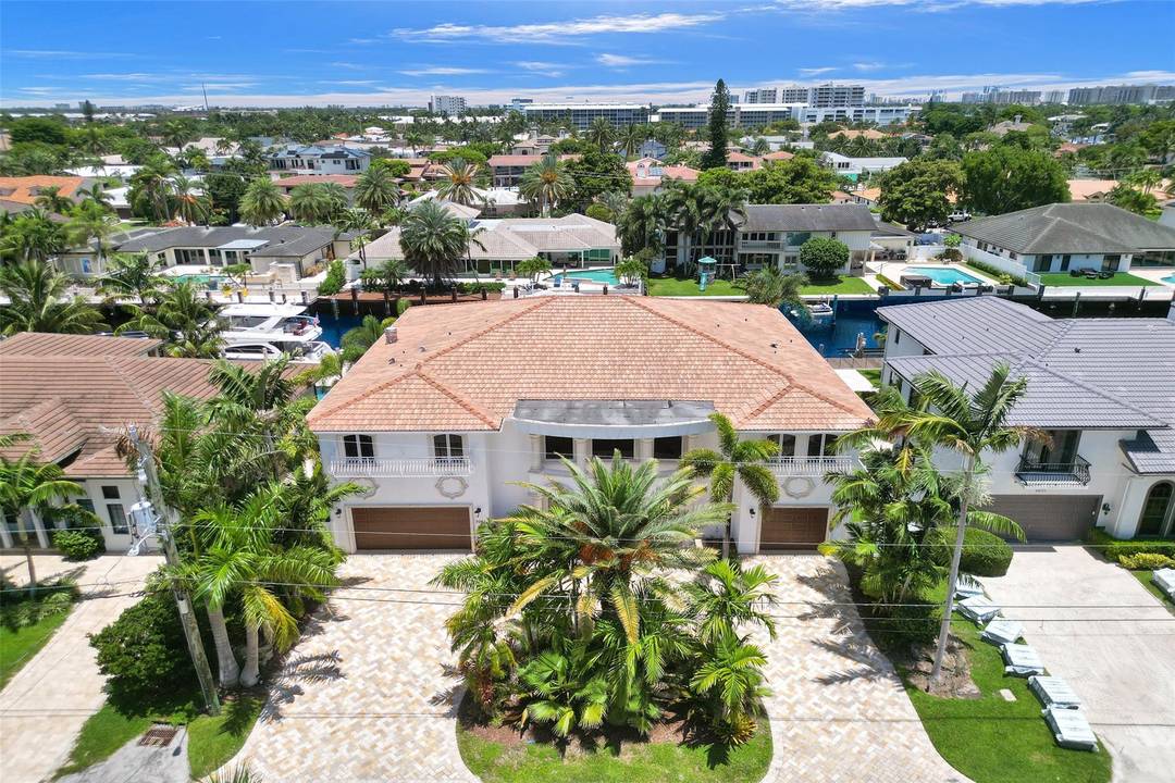 Stunning 5 bedroom, 6, 195 sq ft, 85 waterfront home with deep water and unobstructed ocean access.