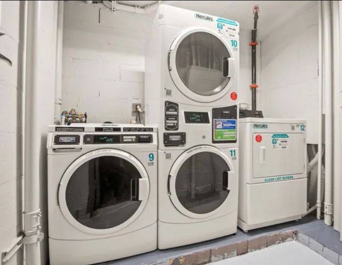 Nestled on a peaceful dead end street, this one bedroom, one bathroom unit offers exceptional privacy and tranquility.
