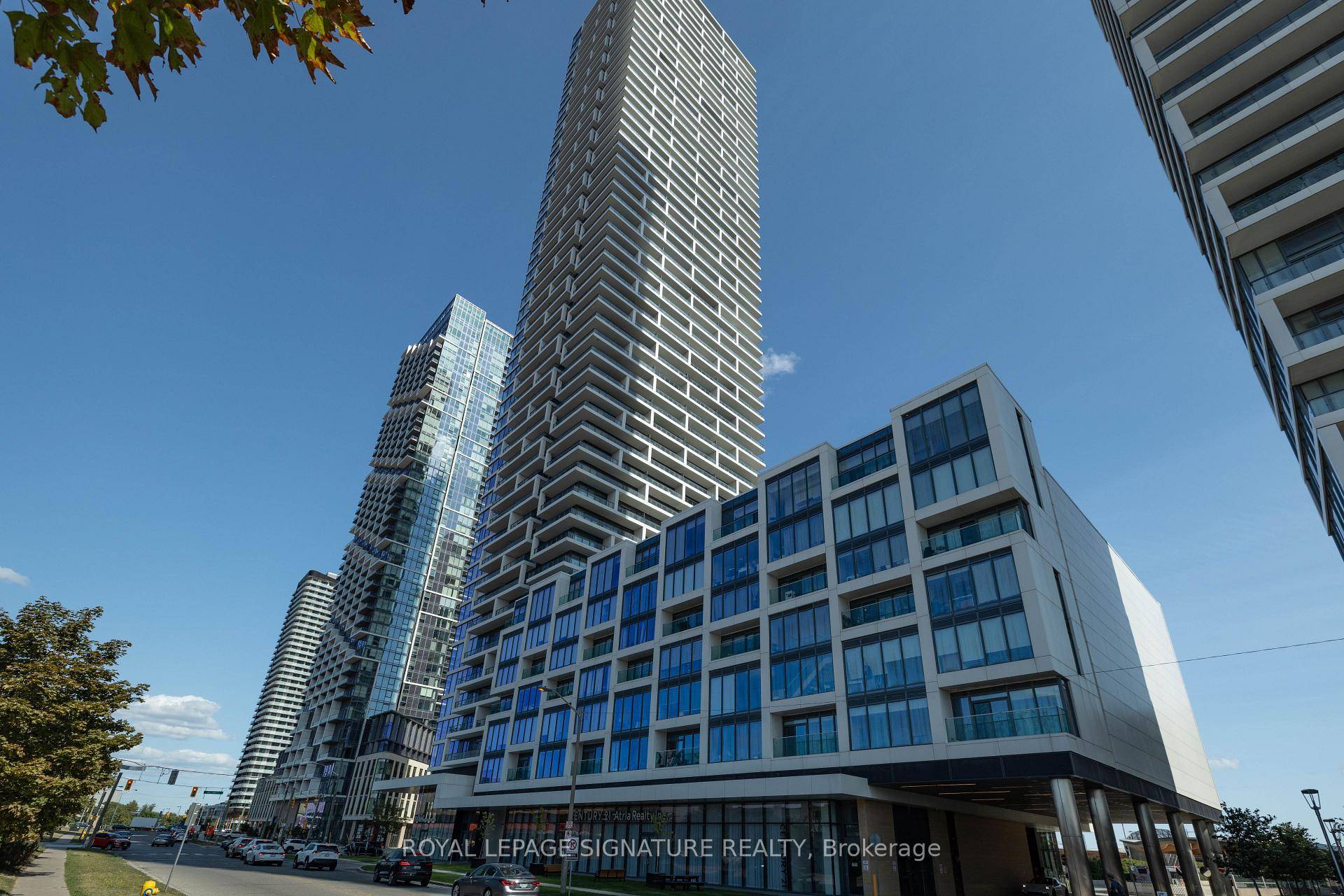 Modern 1 Bedroom Condo in the Heart of Vaughan Metropolitan Centre !