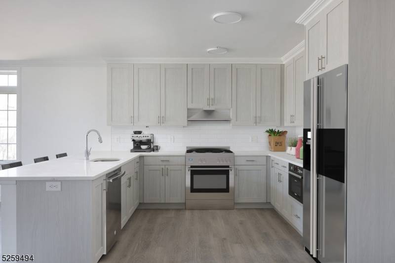 Welcome to Central Park at 500 Central Avenue.