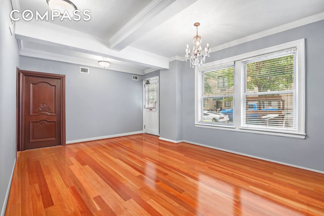 975 Park Avenue, Unit 1C D Upper East Side Park Avenue Co op Private Entrance Residential Conversion Eligible A rare combined unit with a private street level entrance on East ...