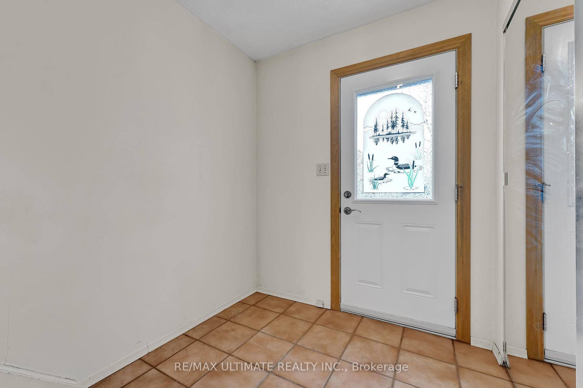 Client RemarksFantastic 3 Bedroom Townhome in Prime Belleville LocationThis charming, family friendly home is a perfect choice for first time buyers or savvy investors.