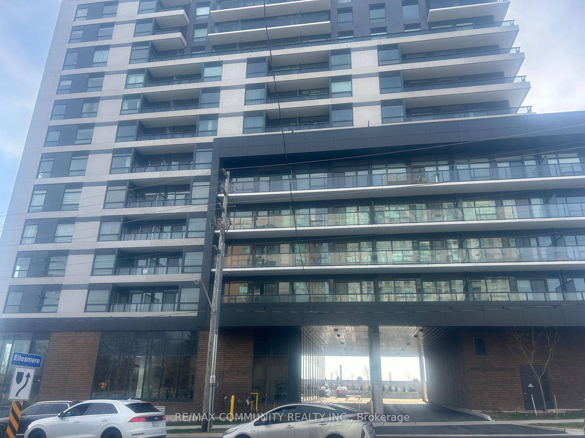 Brand new Condo at Elle Condos, Prime location !