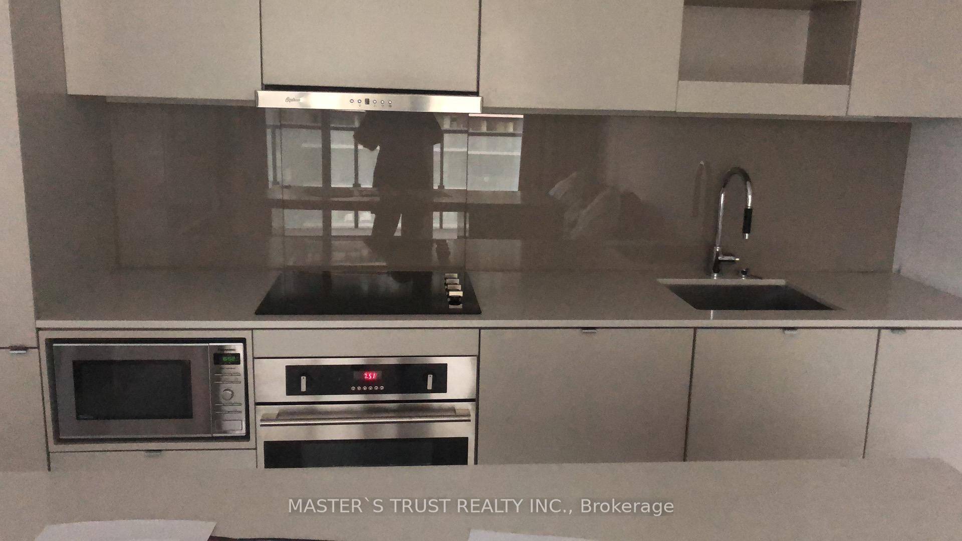 This 520 Sqft Partially Furnished 1Bedroom offers Fabulous Location.