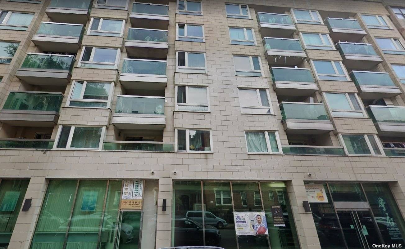 Great office space in the heart of Flushing.