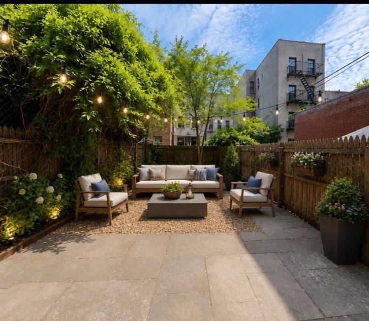 Welcome to the Garden Residence at 533 Washington Avenue, a rare combination of prewar character and modern simplicity in one of Brooklyns most desirable neighborhoods.