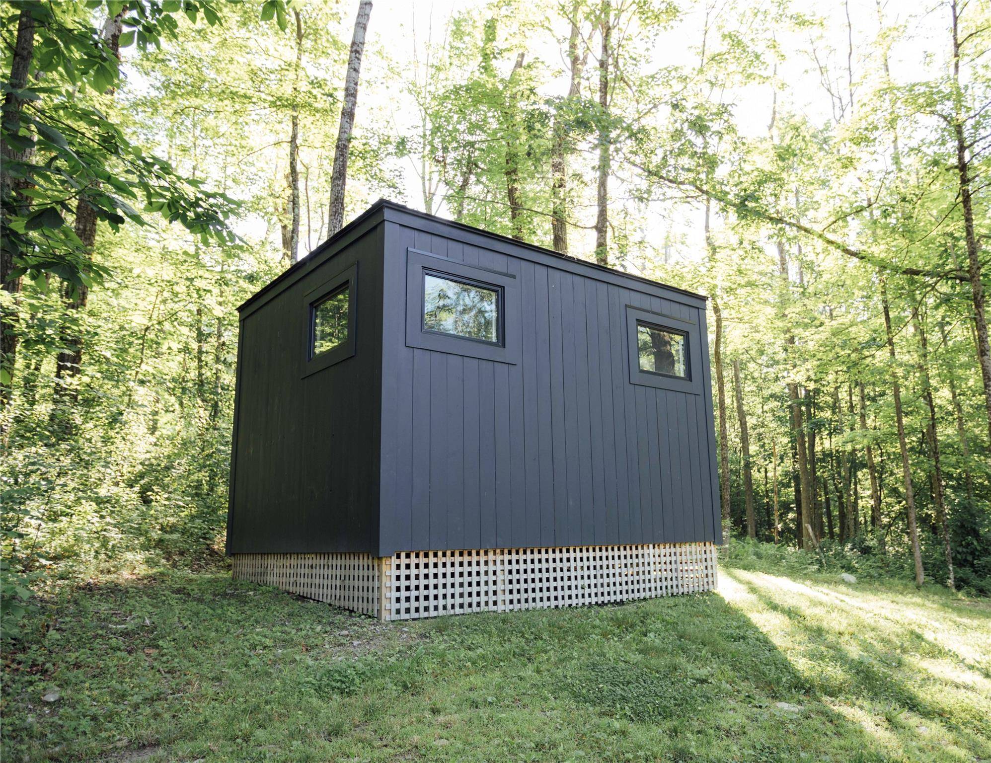 Your Private Waterfall Retreat New Cabin Backing State Forest Discover unparalleled tranquility at this newly built, top quality cabin.