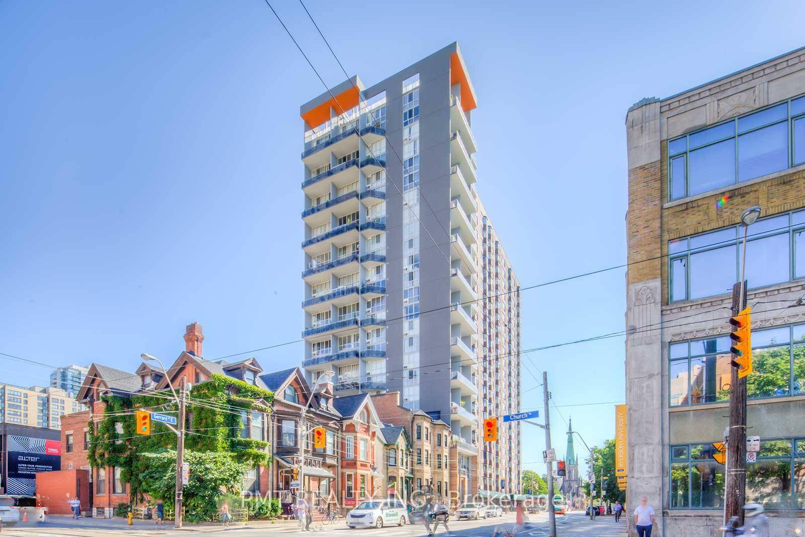 Spacious 2 Storey Residence with Private Terrace in the Heart of Downtown !