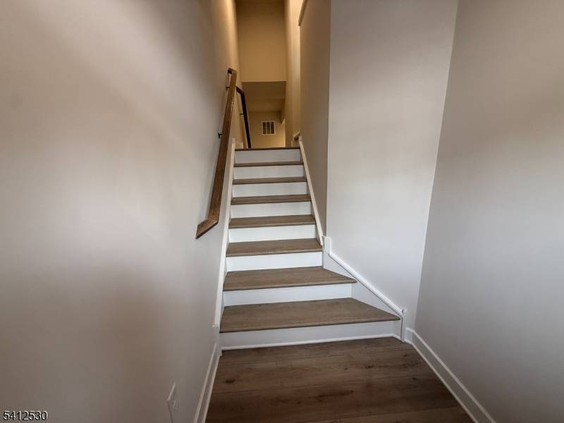 Lafayette Ln Montville Twp. New Jersey Single-Family