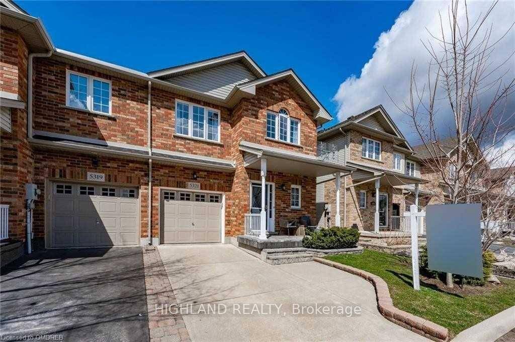 Location ! Location ! Freehold End Unit 2 Storey Th On A Quiet Family Street In The Desired Orchard Area Of Burlington.
