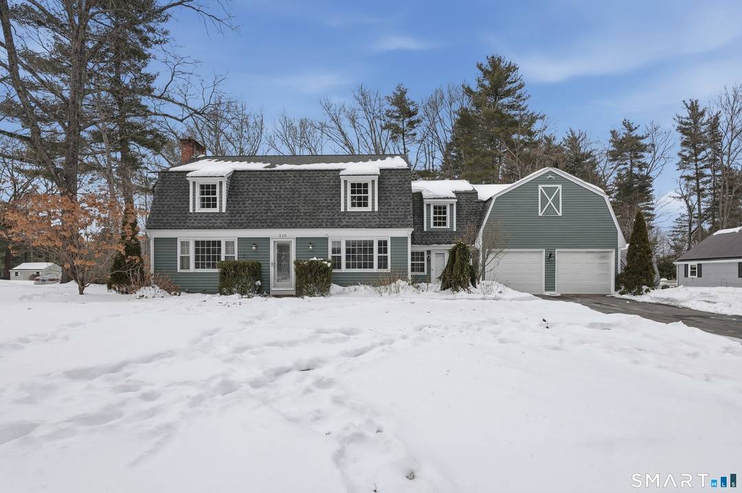 Welcome to the desirable Pattonwood Drive located near Hawks Landing Country Club.