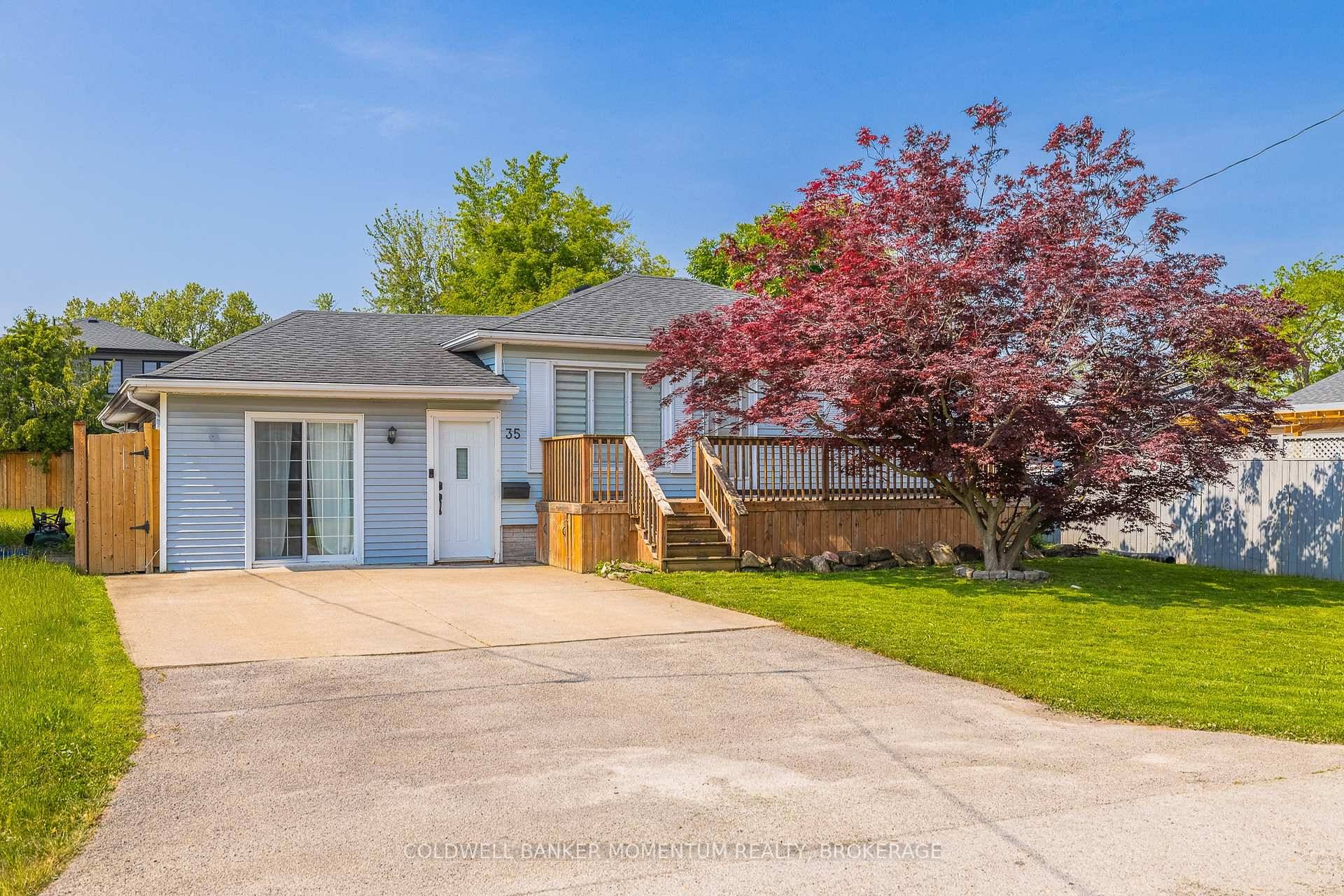 Discover the perfect blend of style, space, and convenience in this move in ready bungalow, nestled in the highly sought after Western Hill Glenridge neighbourhoods.