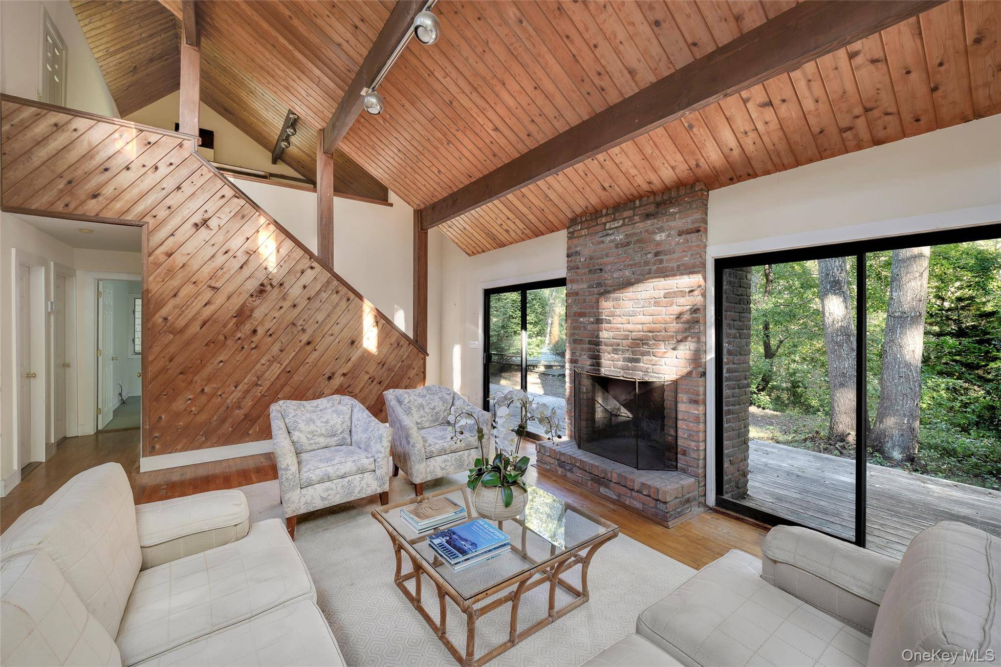 Prime Amagansett Opportunity on Nearly 3 Acres Set on nearly three acres in one of Amagansett's most desirable hamlets, this rare offering presents multiple paths forward whether reimagining the existing ...