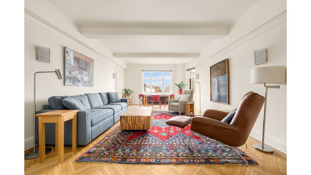 WILL NOT LAST ! ! ! ! Empire State Building, Billionaire's Row amp ; Hudson River Views from a Sun Filled Rosario Candela Classic !