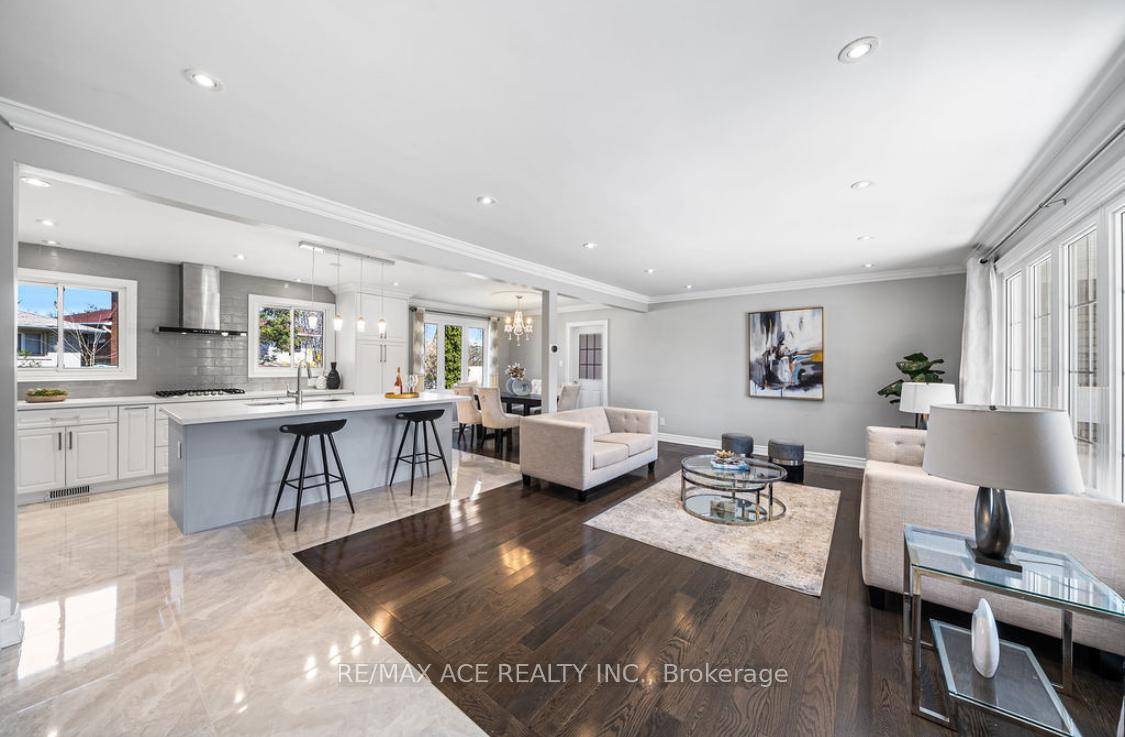 Stunning Renovated Home on Rare 89 Ft Frontage in Prime Toronto Location Experience luxury living in this beautifully renovated 5 bedroom home, nestled on one of the most desirable areas ...