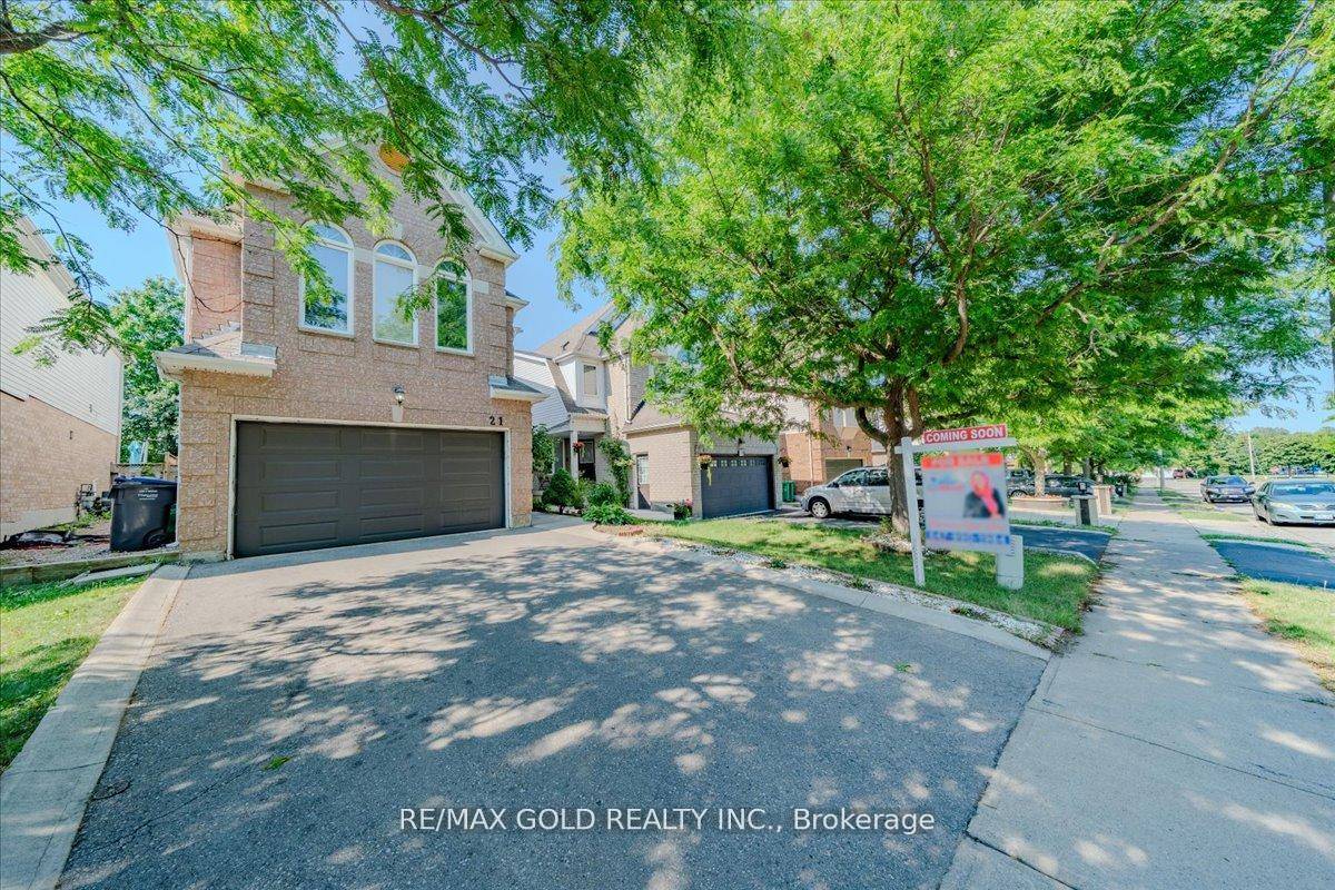 Welcome to Beautiful 4 2 Bedroom Detached House !