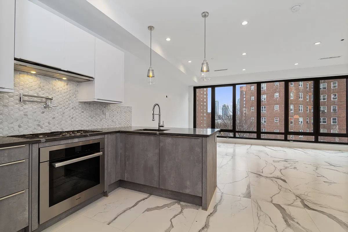 Private elevator in floor through full apartment along with private Balcony, laundry in unit, top luxury finishes and appliances !
