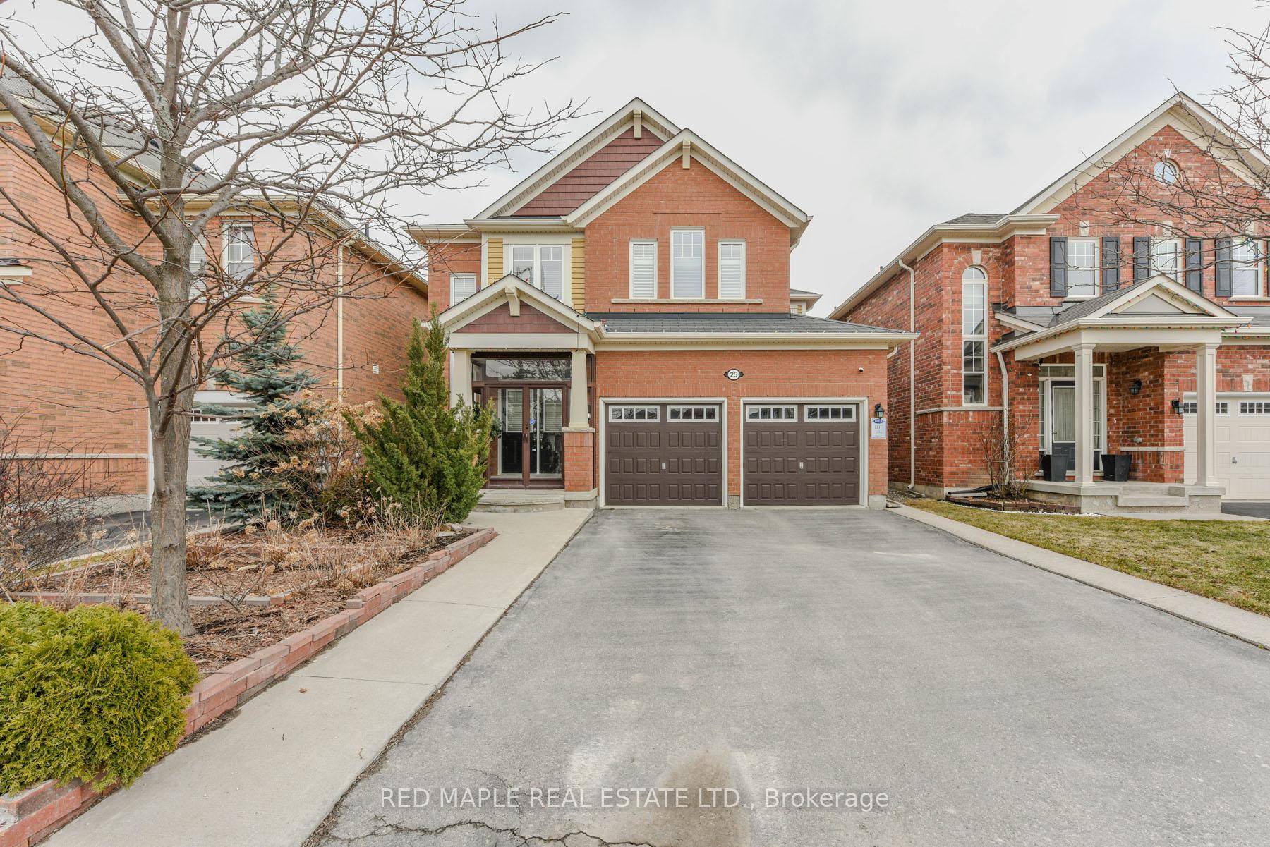 Spacious, Sun filled Detached 4 2 Bedrooms and total 4 Washrooms home Living area more than 3000 Sq.
