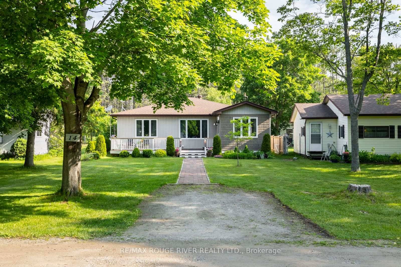 Welcome to this extraordinary rare find just 15 minutes north of Bowmanville where you'll discover the prestigious 55 community The PSC Club consisting of only 15 exclusive homes that perfectly ...