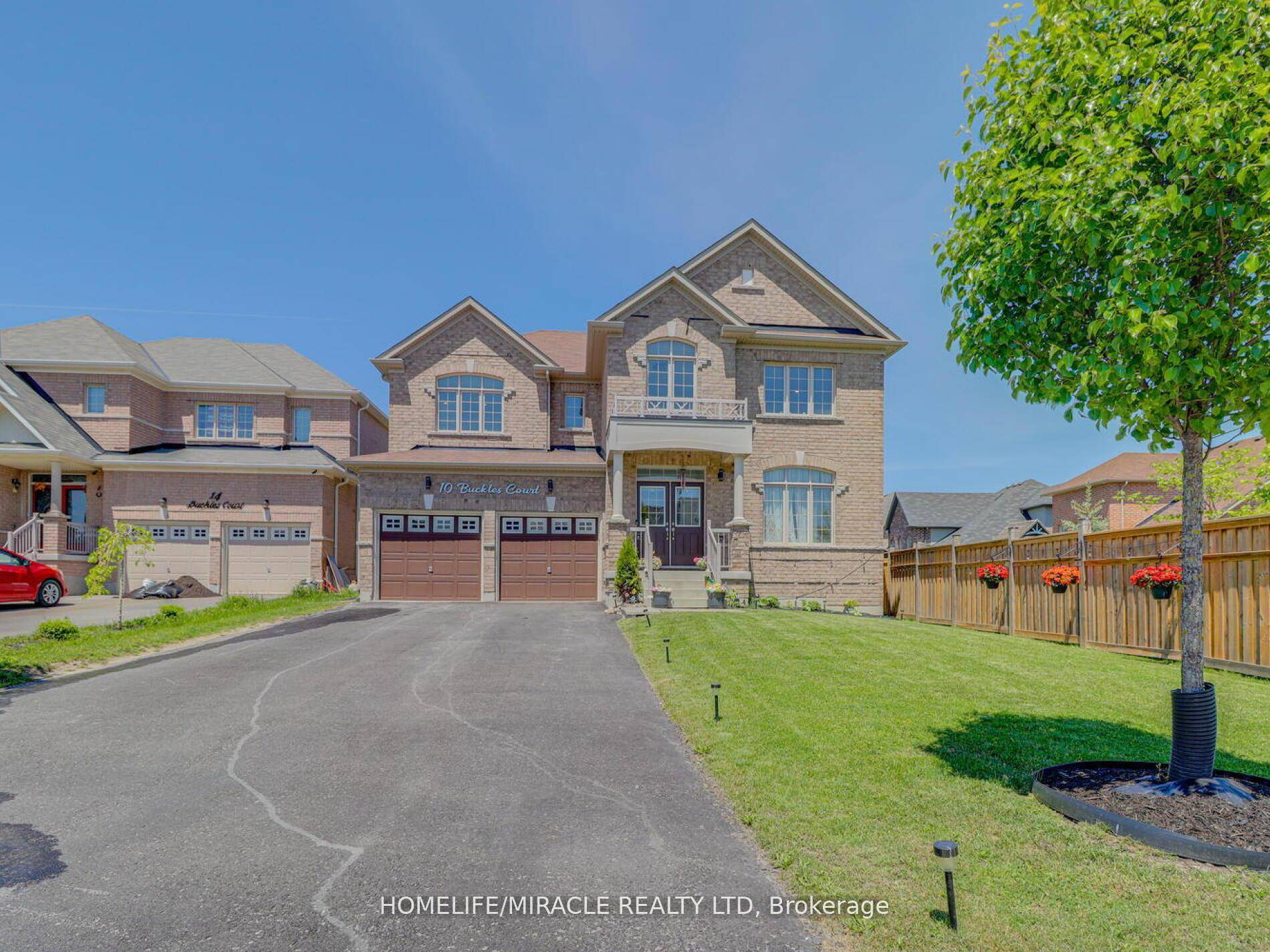 Welcome to this stunning 2, 962 sq.