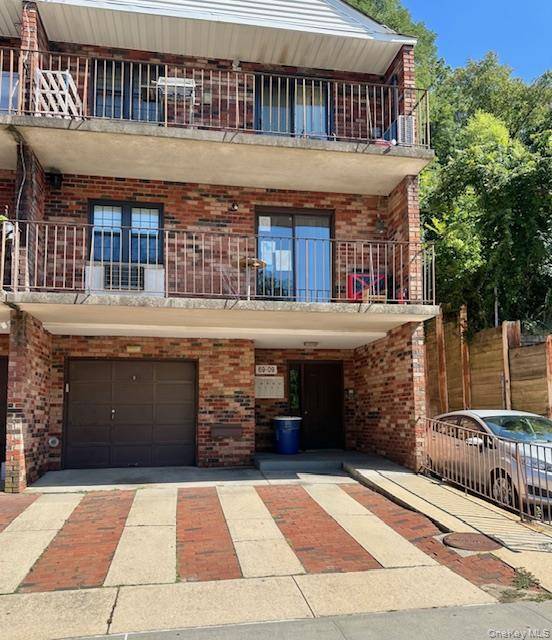 Bright amp ; Sunny One Bedroom Condo on 2nd Floor with a Large Size Front Balcony.