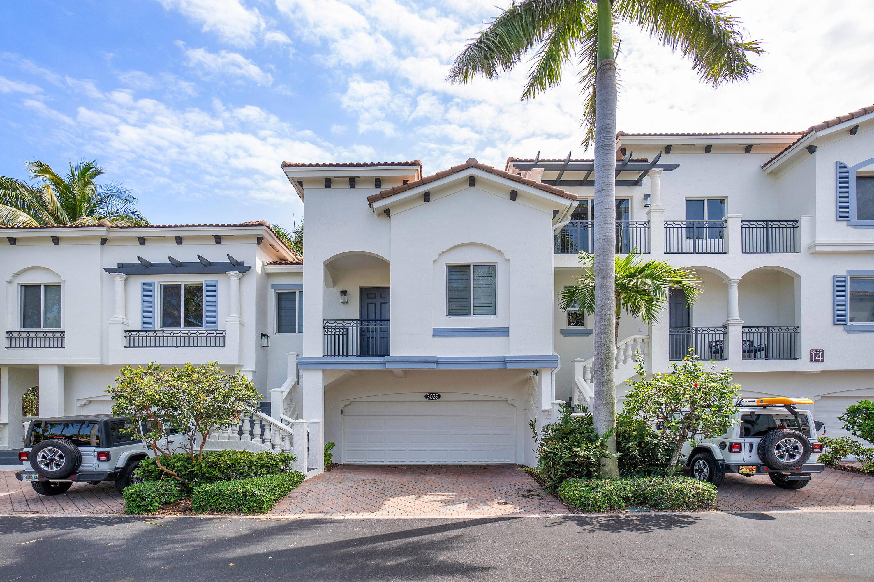 Nestled within the prestigious confines of a gated community along the Intracoastal Waterway, this charming 3br townhome offers a perfect blend of comfort,, luxury, and coastal living.