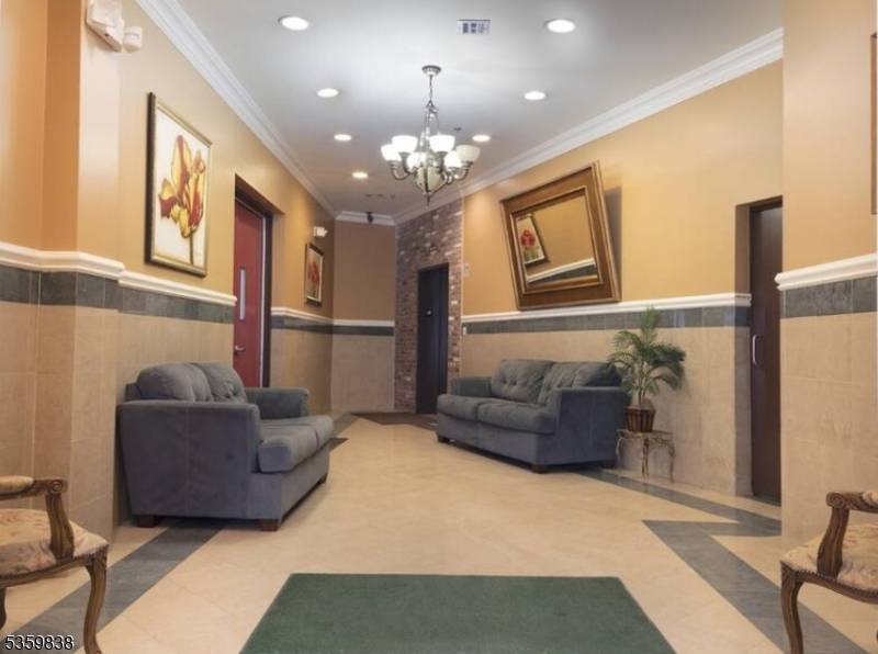 Tichenor Ln C1403 Newark City New Jersey Single-Family