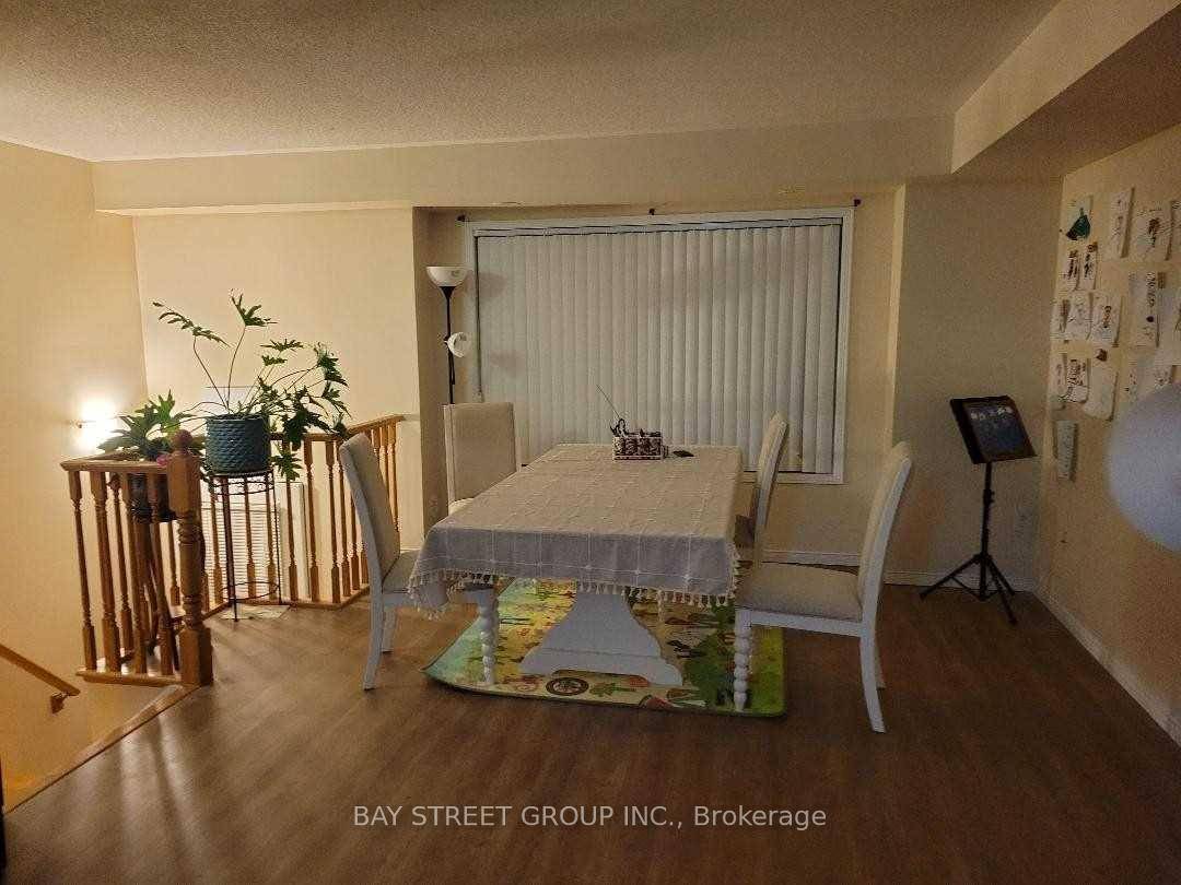 Beautiful End Unit, Feel Like Semi Detach.