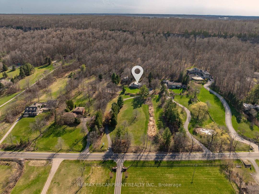 Build your dream home with Nest Fine Homes, a renowned builder celebrated for visionary design and exceptional craftsmanship.