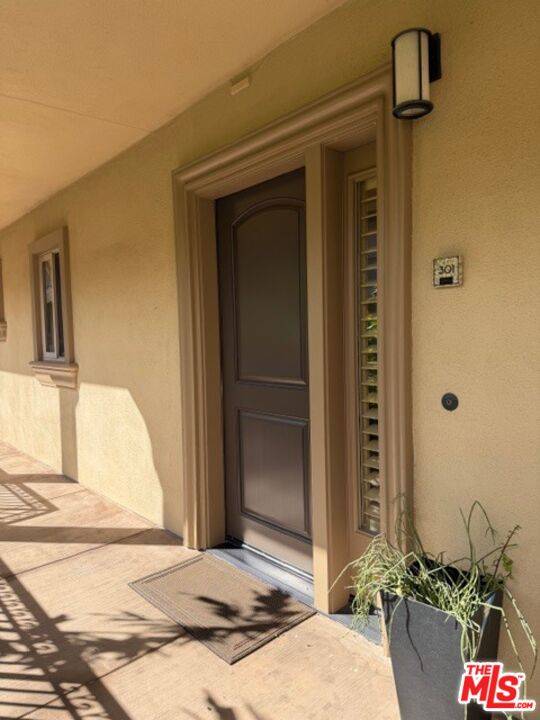 8238  W Manchester Ave 3BR La