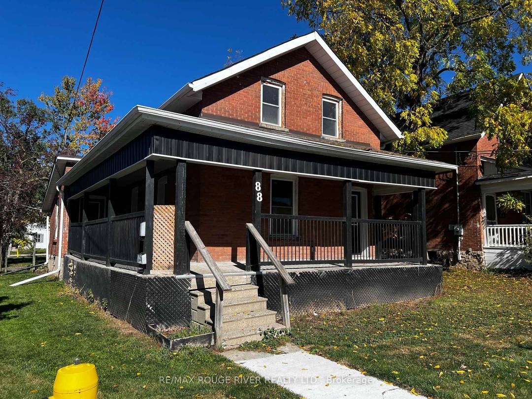 Discover this lovely 2 bedroom, 1 bathroom unit in a charming duplex on a quiet corner lot.