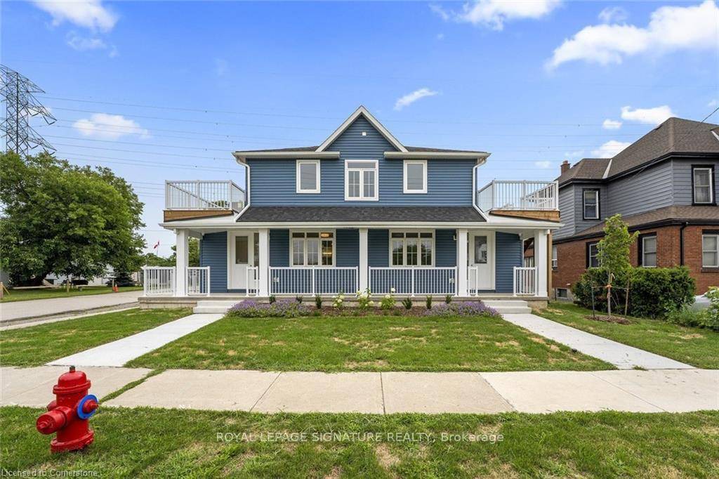 This Building Features 5 Units All With Views Of The Water.