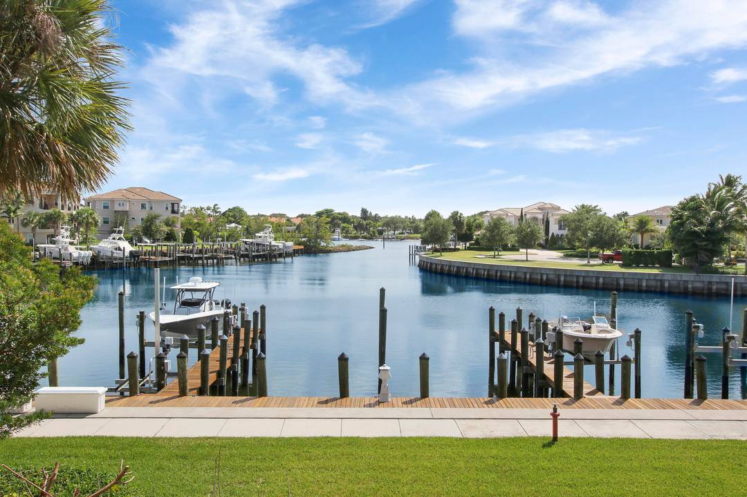 Immaculate 3 bedroom condo with open views of the intracoastal waterway.