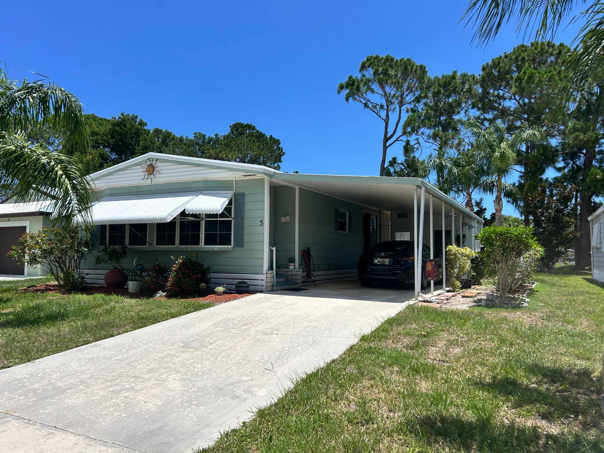 Spacious Stylish 2 Bed, 2 Bath Home in Premier 55 Community Must See !