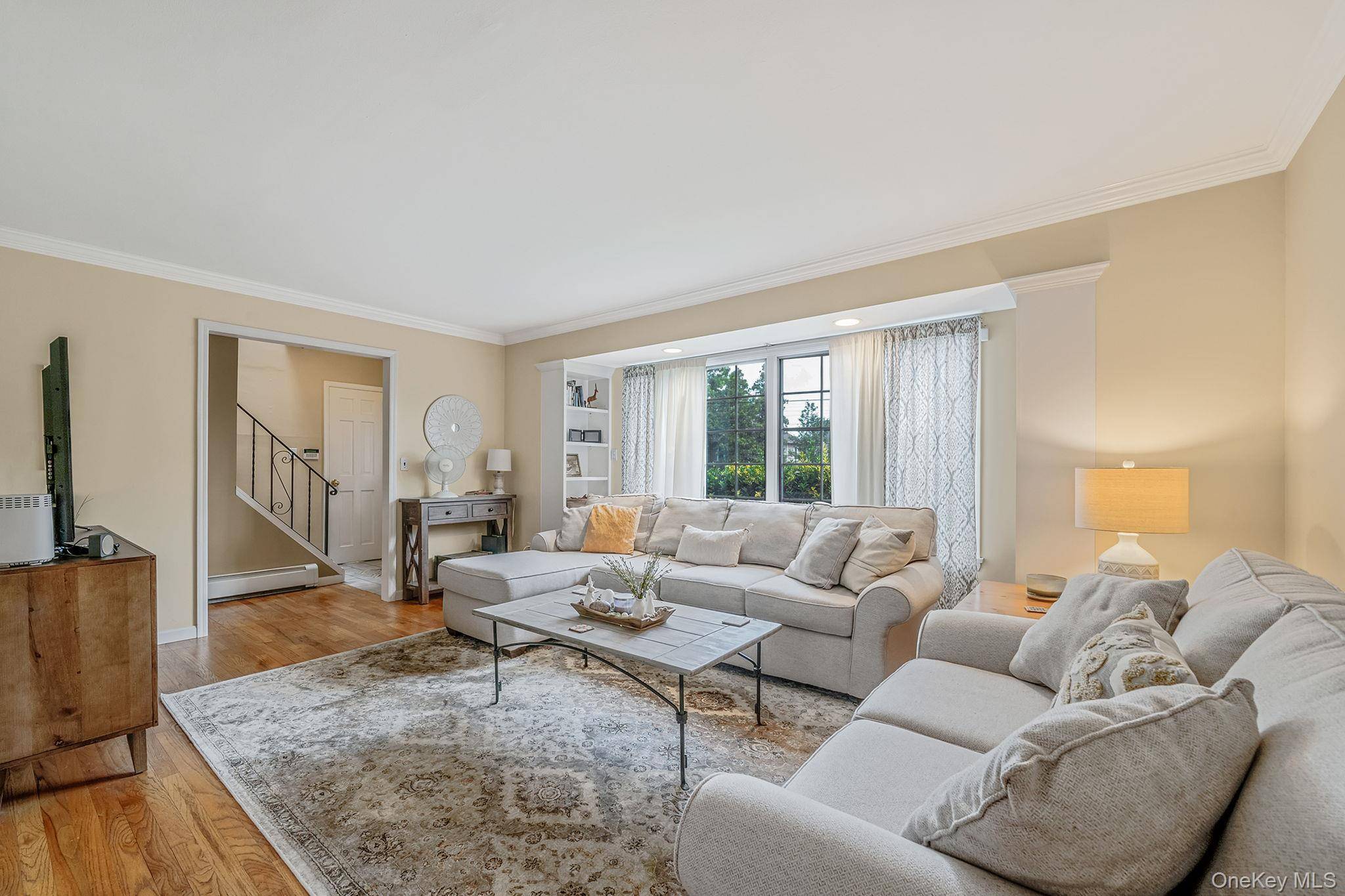 Welcome Home to 269 W Pulaski Rd, Huntington Station.