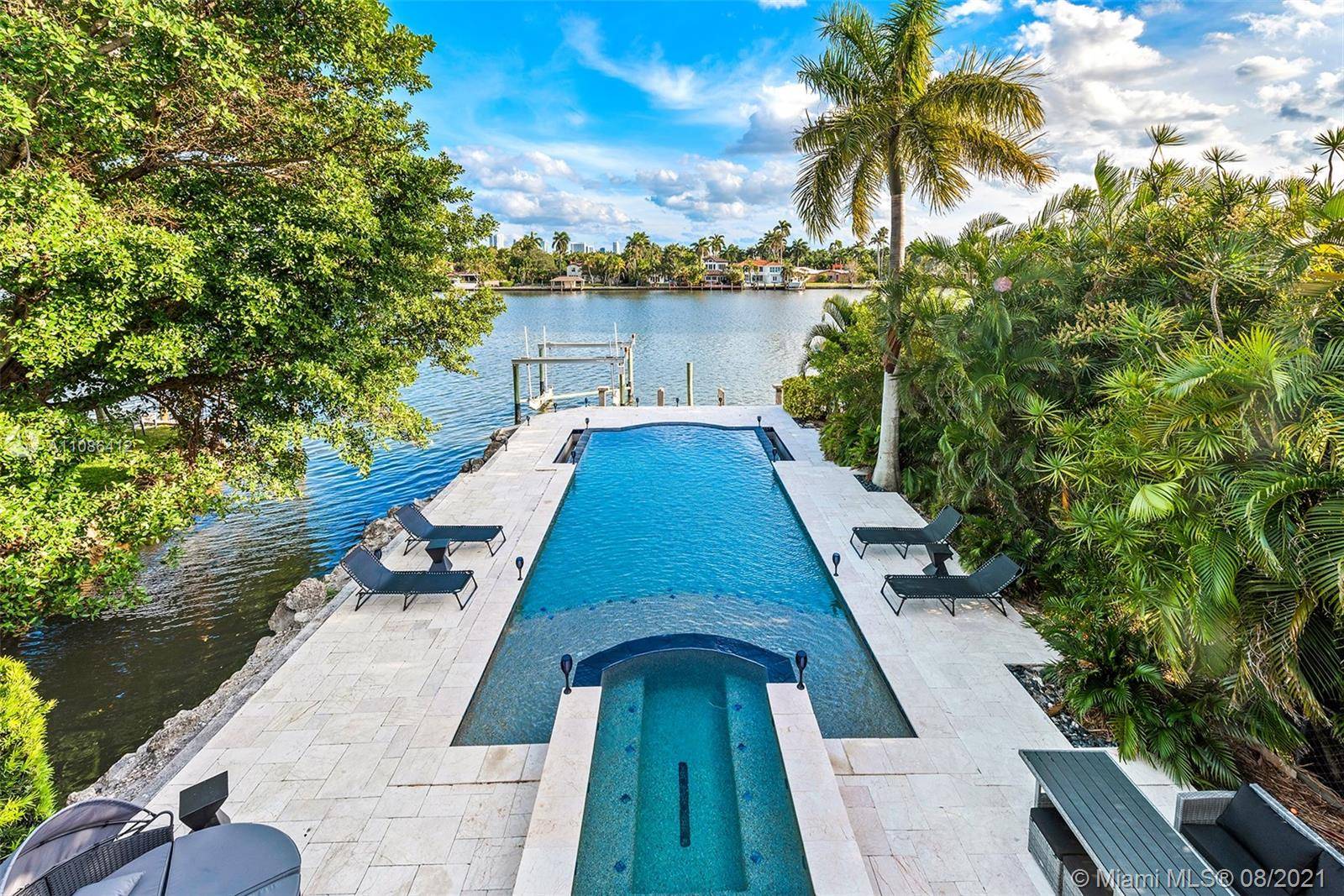 Incredible opportunity to live on the water with no fixed bridges and ocean access.