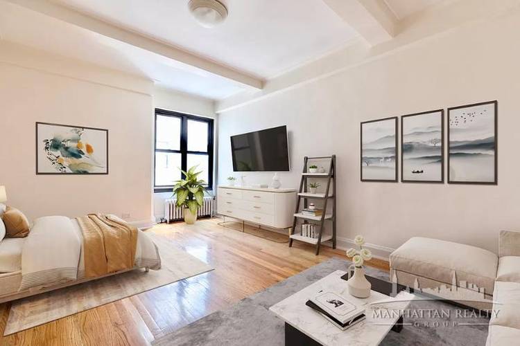 20 app fee, 1 month security deposit24 Hour Doorman, Laundry in BuildingThis Charming west facing studio is in PRIME EAST VILLAGE features kitchen with granite countertops, stainless steel appliances.