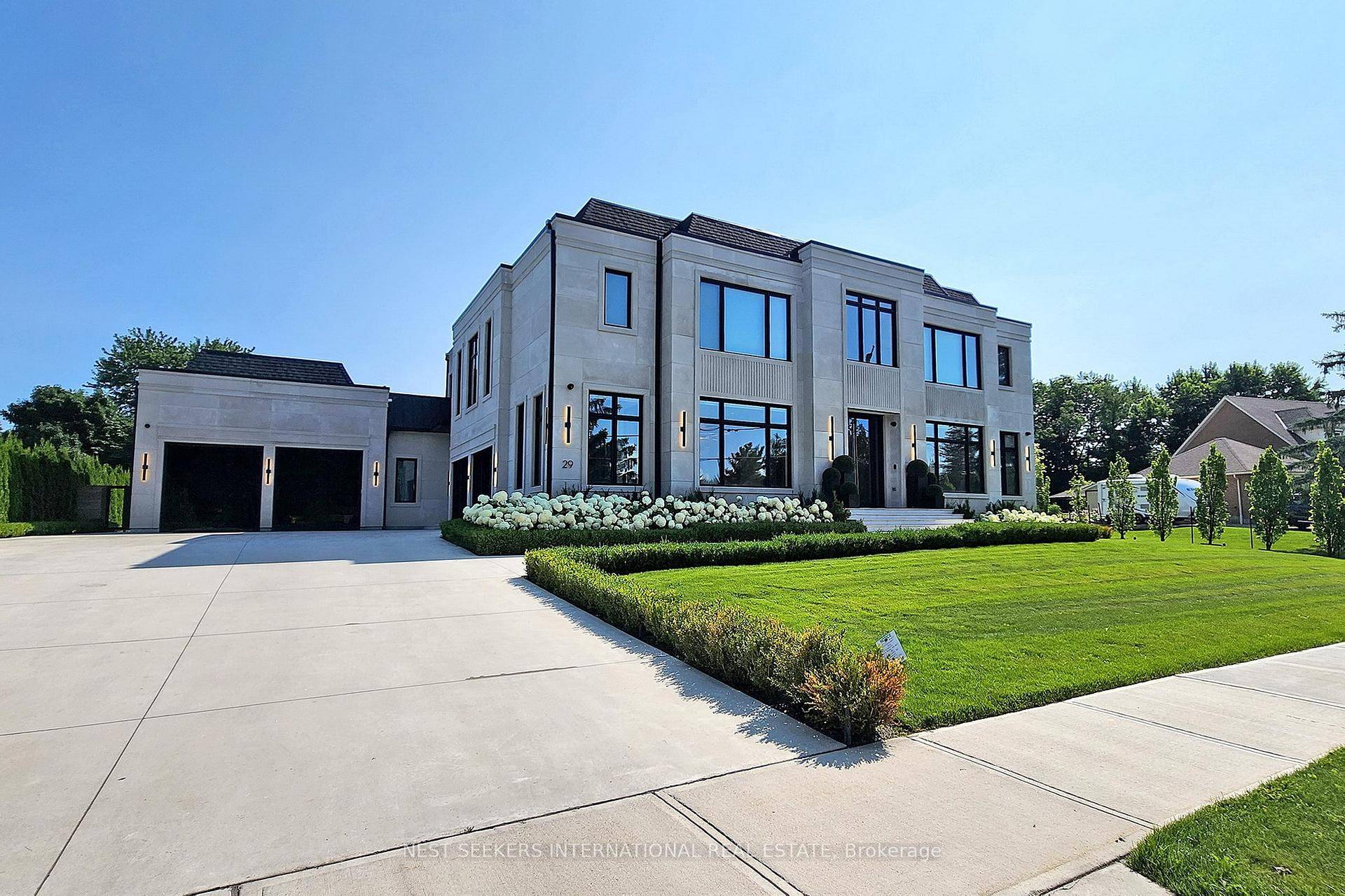 An extraordinary residence where timeless contemporary design meets uncompromising craftsmanship.