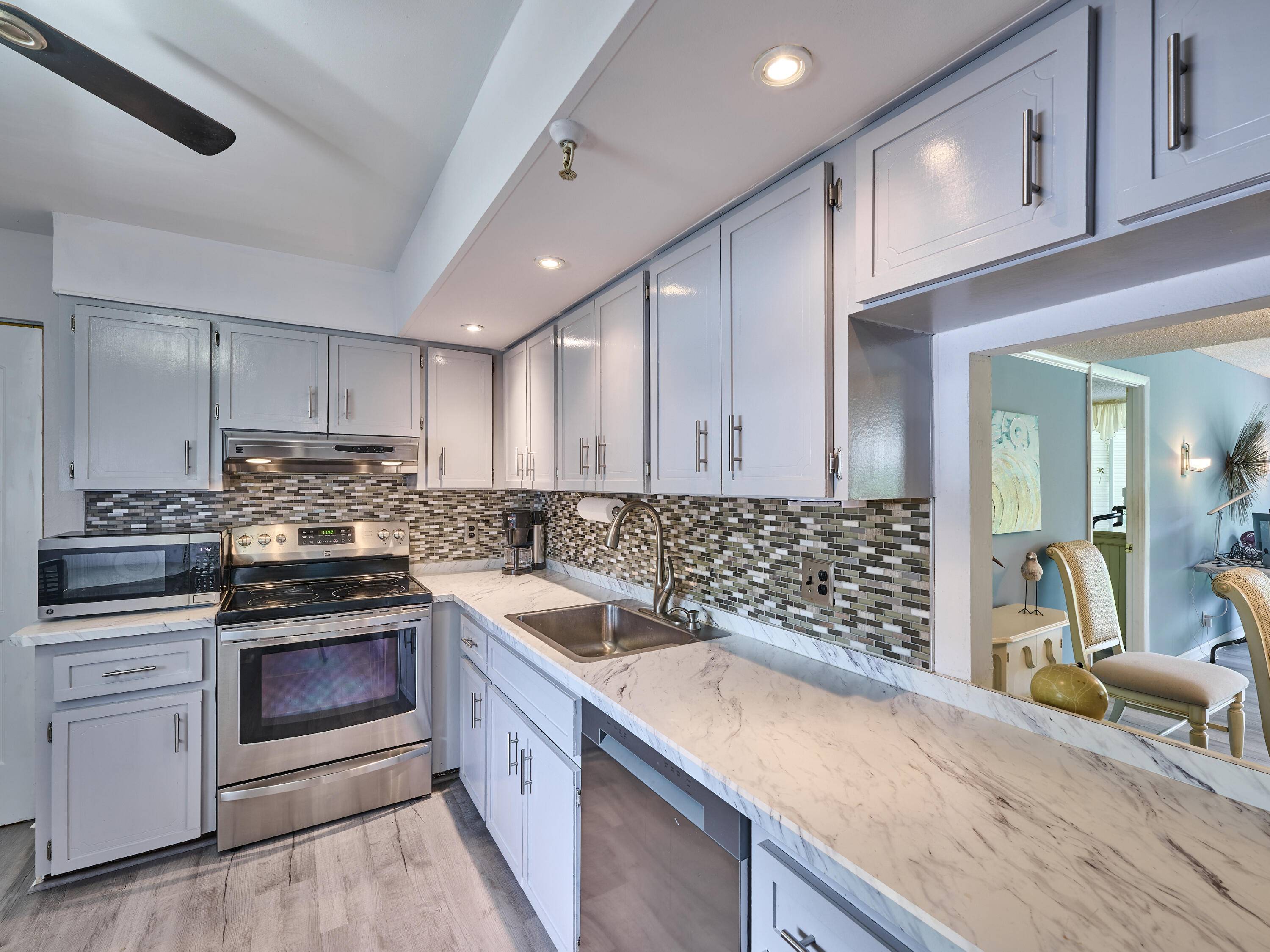 All Offers Considered No Age Restrictions Corner Unit Welcome to Boca Teeca !