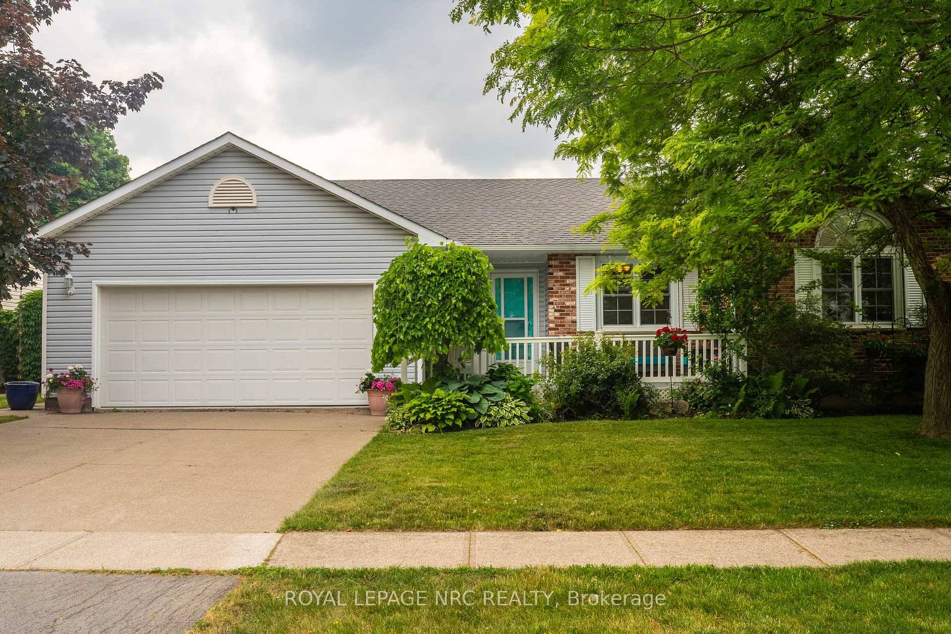Exceptional 3 bedroom bungalow in a sought after Welland neighborhood.