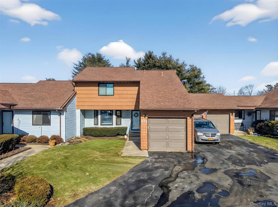 Welcome to 171 Melanie Way in the highly sought after Smithtown Tara Association !