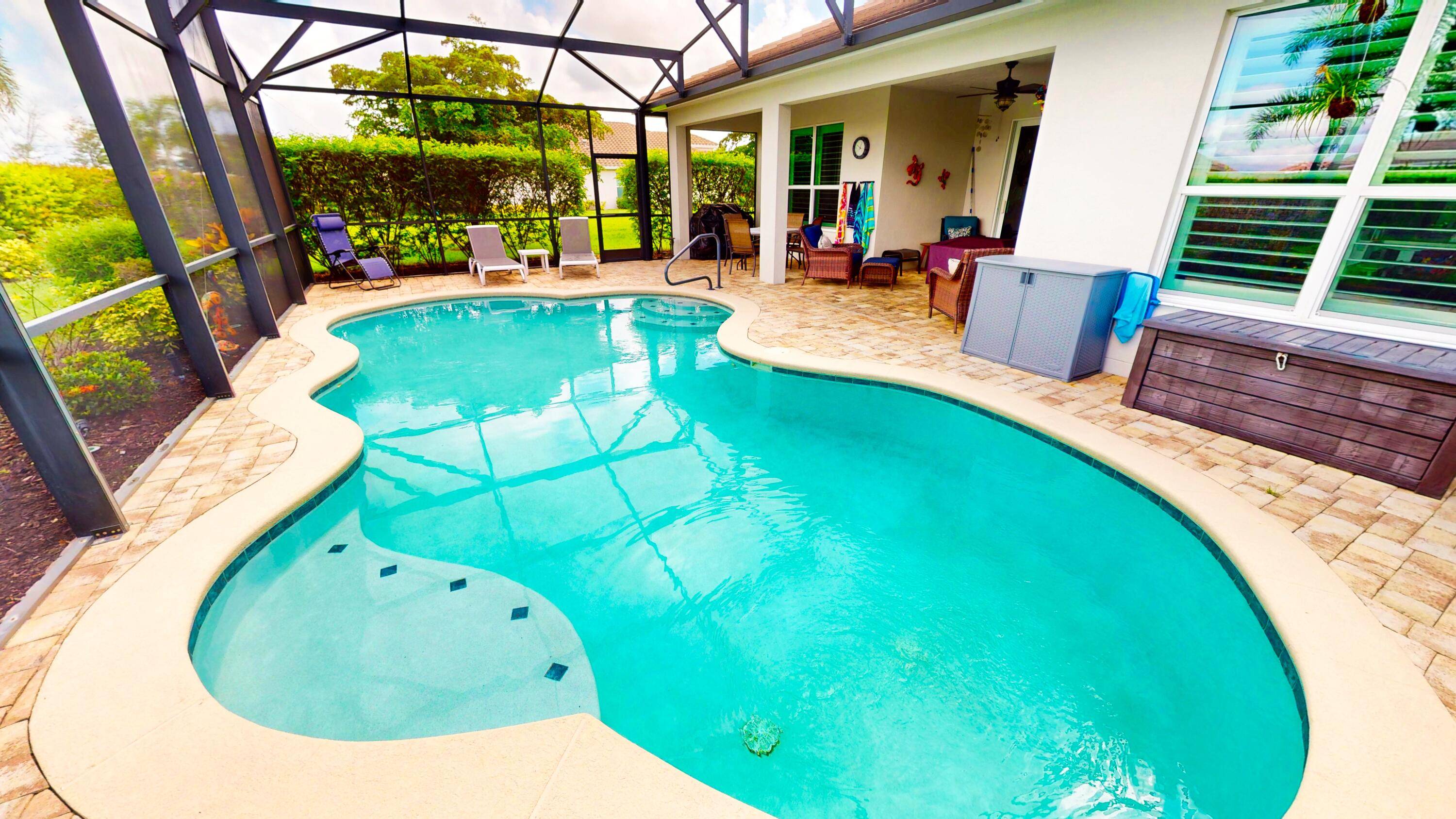 This beautifully upgraded 3 bedroom, 2.
