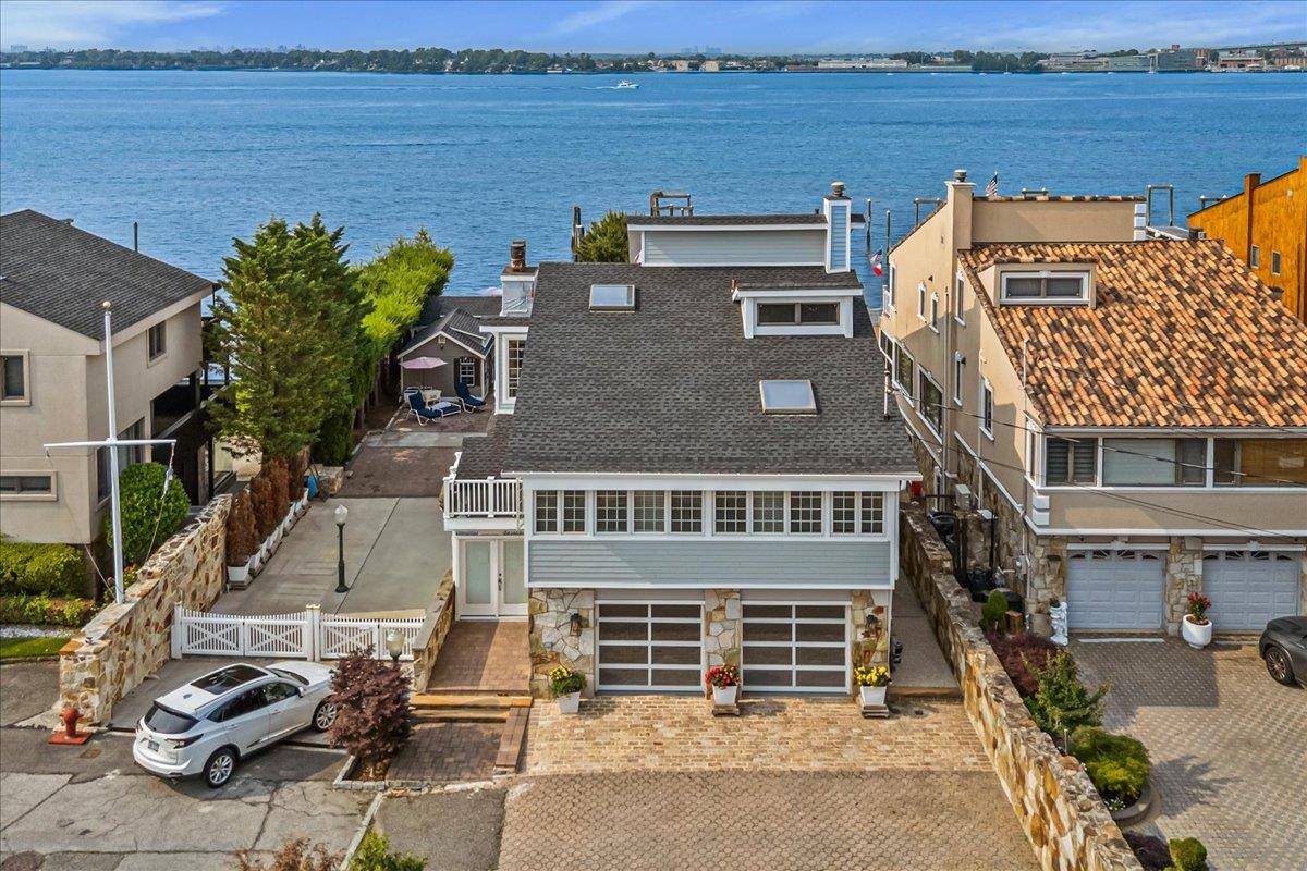 Welcome to this extraordinary waterfront retreat where luxury, comfort, and breathtaking views come together to create an exceptional living experience.