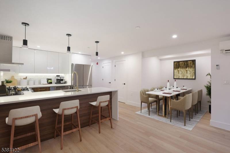 SOHO STYLE LIVING MINUTES FROM MANHATTAN !