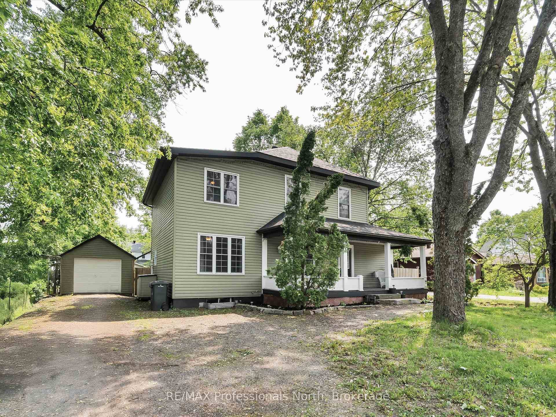 Character filled and spacious 5 bedroom, 2 bathroom home centrally located in the heart of Bracebridge within walking distance to almost everything !