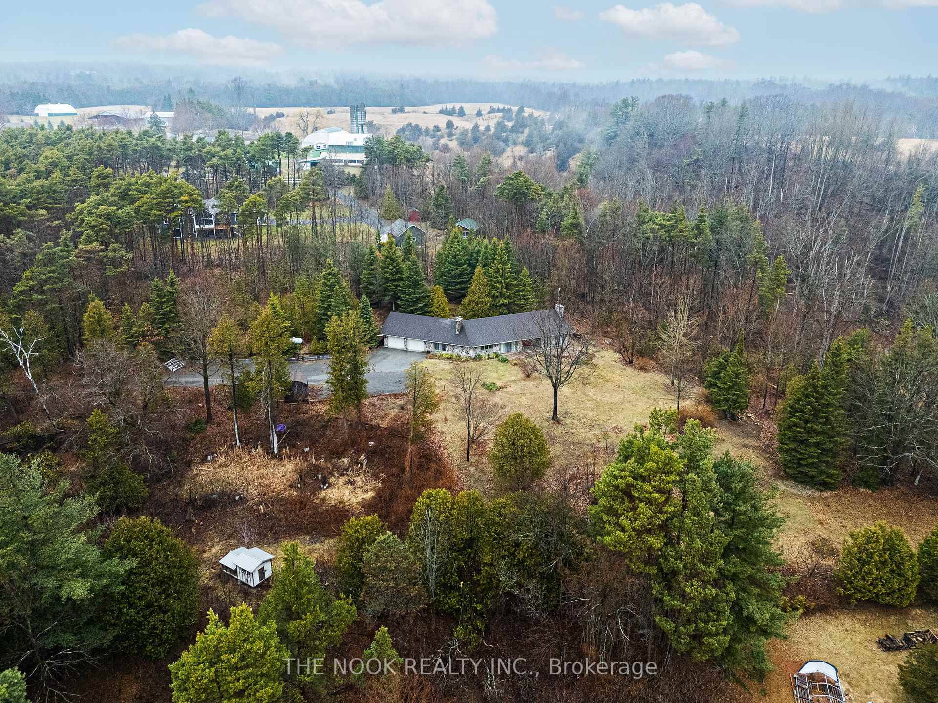 A Rare Mid Century Modern Gem Overlooking Presquile Bay 7.