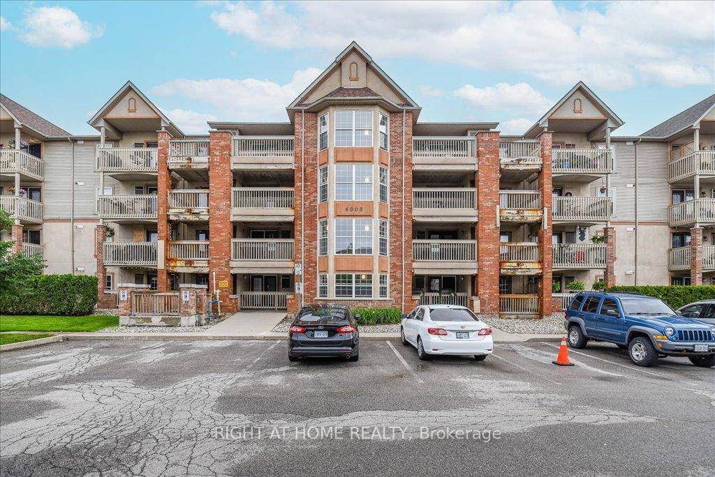 Meticulously Maintained Suite In Highly Sought After Burlington Community !