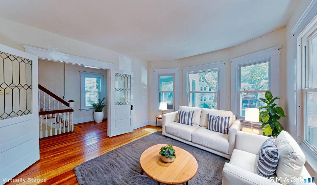 Discover a fabulous opportunity to live in the heart of Yale's campus and be walkable to downtown New Haven, the historic town named one of ten All American City in ...